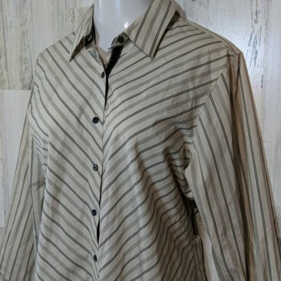 FOXCROFT Cream Pinstripe Button Up Career Top 16 Wrinkle Free - Picture 3 of 9